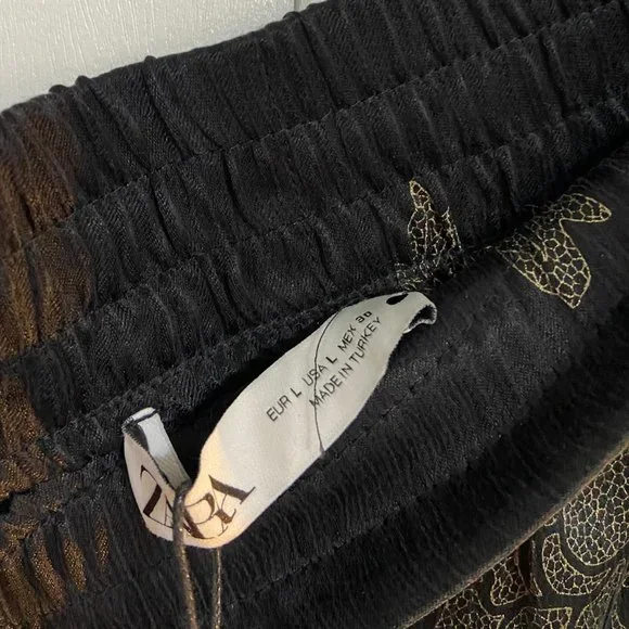 ZARA Black and Gold Flowy Pants - Picture 12 of 12